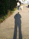 Фотоприкол Коллос на глиняных ногах, гигантская тень человека